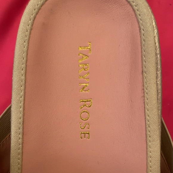 Excellent condition Taryn Rose footbed sandal - Picture 7 of 9